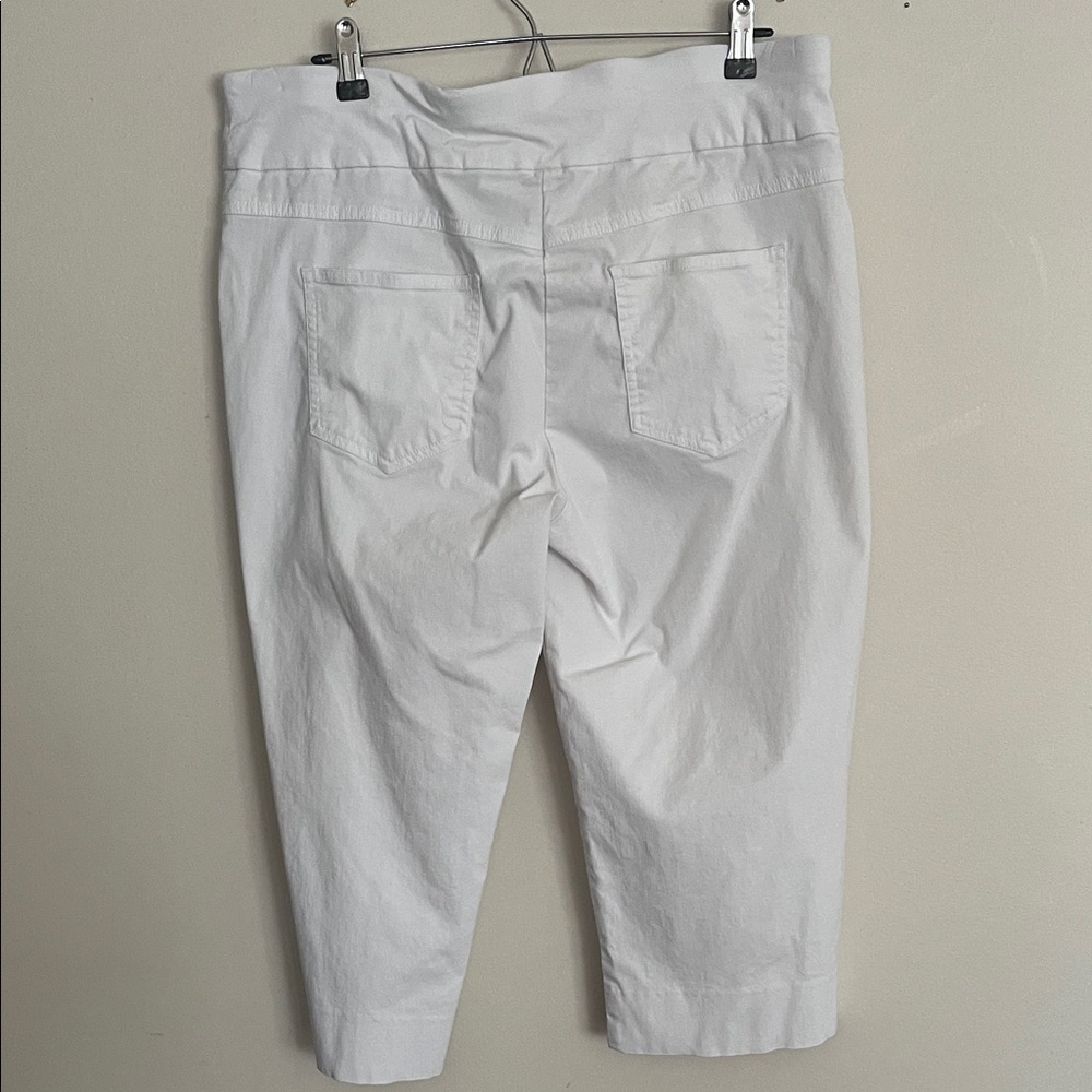 Ruby Rd. White Cropped Pants - Picture 6 of 6